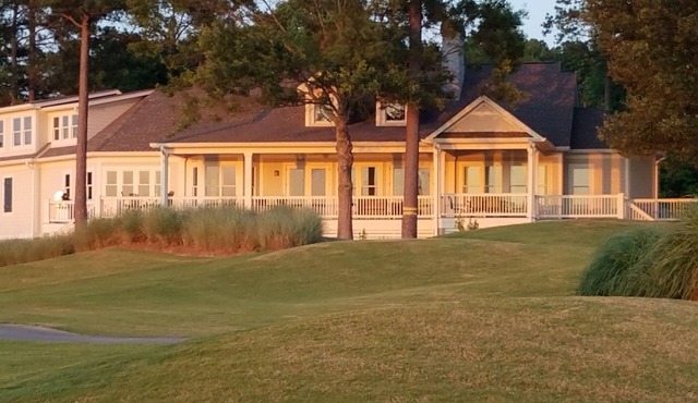 Reynolds Luxury Lakefront with Amazing Views