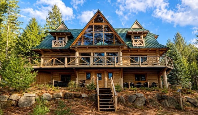 Rustic Luxury Retreat with Panoramic Lake & Mountain Views in Beaver Cove, Maine