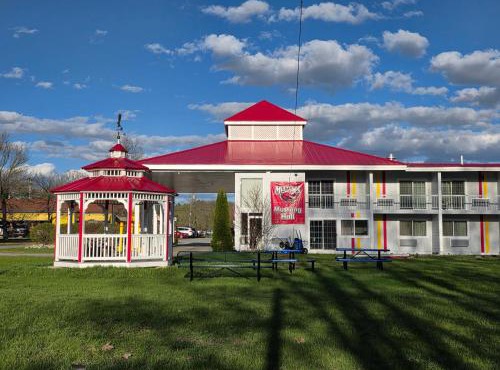 Saffron Inn