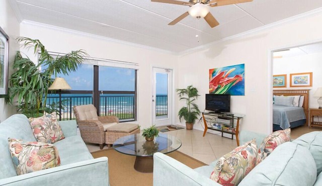 Saida II 602 - Cozy Oceanfront Condo, Panoramic Ocean Views, Great Get-a-way for Couple or Small Family