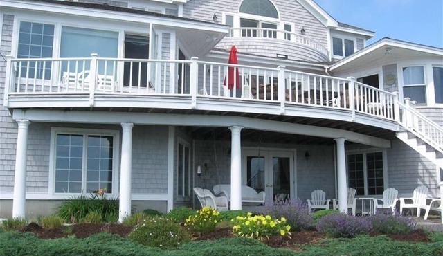 SCHOONERS LANDING Luxury Oceanfront Home With Lighthouse Views