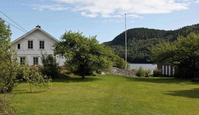 Secluded cabin with beach, dock and garden