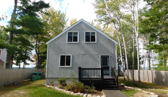 Serene Frye Island cottage with spectacular mountain and sunset views!