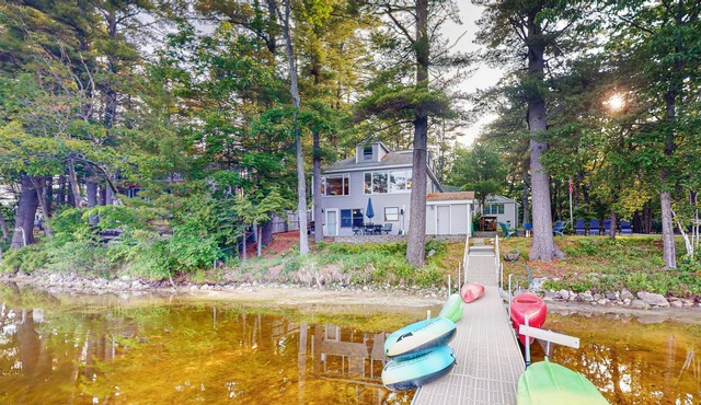 Serene Lakeside Retreat with Endless Amenities