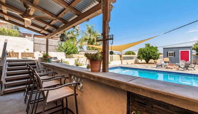 SoCal Charmer Oversized Saltwater Pool & Hot Tub