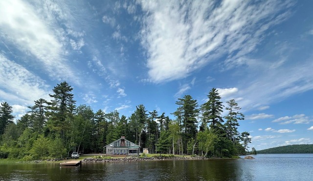 Southern Exposure Lakefront Retreat - 250 ft of private shorefront. Zone 6