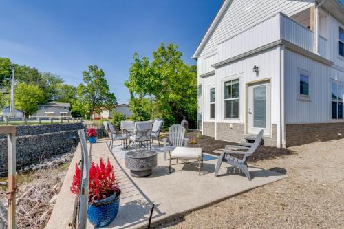 Steps to Buckeye Lake: Family-Friendly Home