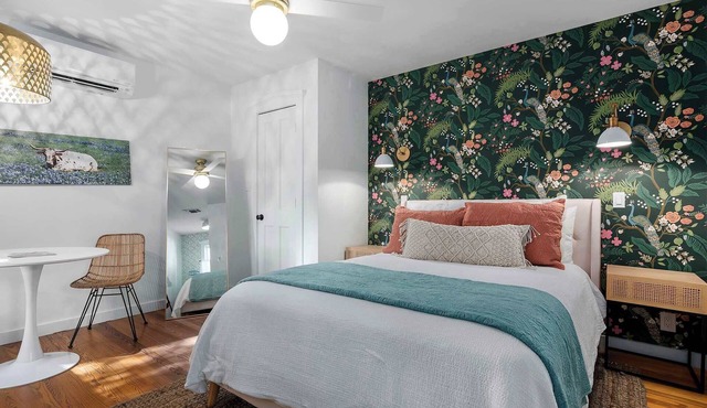 Stonewall Bungalow 2 - Sleeps 2