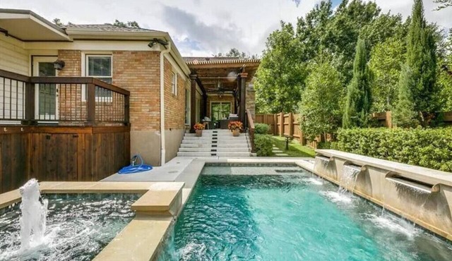 Stunning E Dallas 3BR Pool Spa Fireplace Retreat