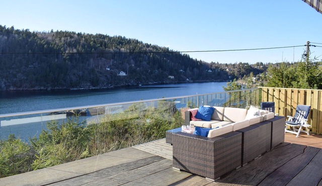 Stunning home in Drøbak with house sea view