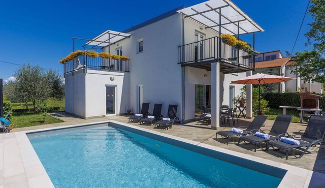 Stunning private villa for 10 guests with WIFI, A/C, private pool, TV, terrace and panoramic view