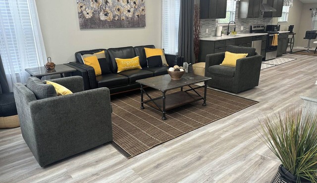 Stylish 2Bdrm in perfect location-close to A&M, Midtown Park, & Blinn
