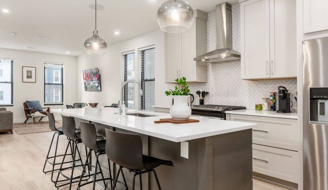 Stylish 4BR All Ensuites in Merion Village