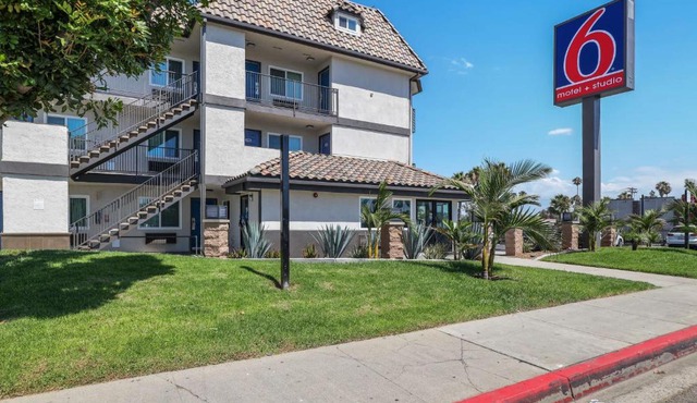 Suites Escondido CA