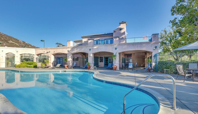 Sunny San Diego Condo w/Pool Access Near Wineries