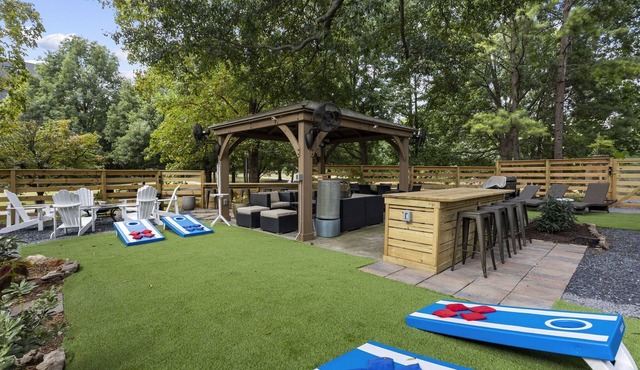 The Dobbs Beltline - 6 BD/4 BA, Downtown Steps Away