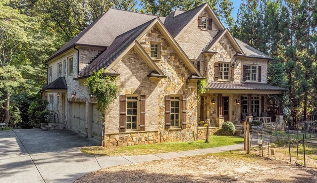 The Famous "GOAT MANSION" by Buckhead Goats - Since 2018 ATL