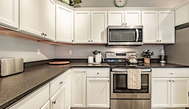 "The Nest" 2-Bedroom Flat in downtown Bridgton