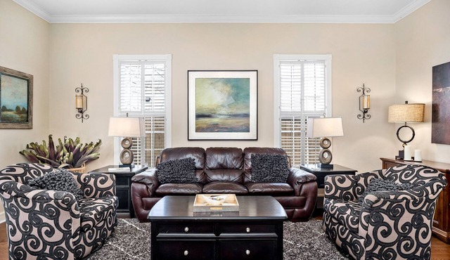 The Oaks On Main | Convenient to Main St.