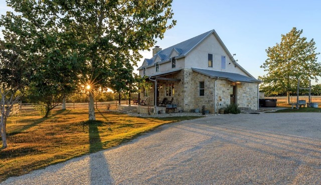 TimberRose Ranch | Hot Tub + Hill Country Views