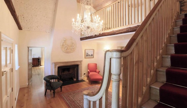 Tranquil 18th Century with tennis court!