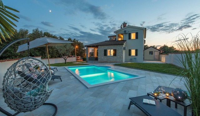 up to 50% discount, New 2023, Family, Pet Friendly Villa + Private Pool ,6/8 pax