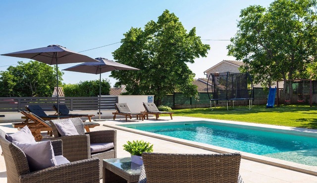 Villa Anavi with private pool and large garden