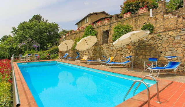 Villa/Independent home in Lucca with 6 bedrooms sleeps 12