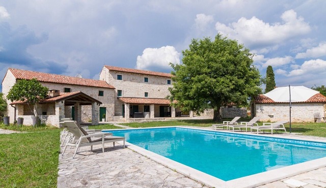 Villa Paula with XXL swimming pool and Sauna
