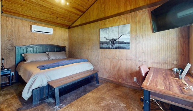 VIP Cabin B with Lake Views and Private Lake Access with Dock