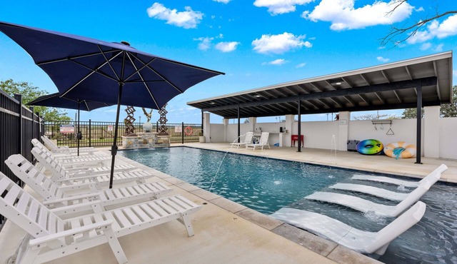 Vista Moon: Cabin H - Pool, Chapel, Fire Pit