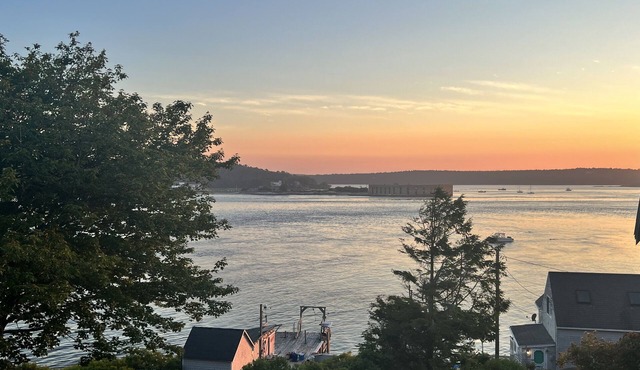 Water views! Private community beach! Pet friendly