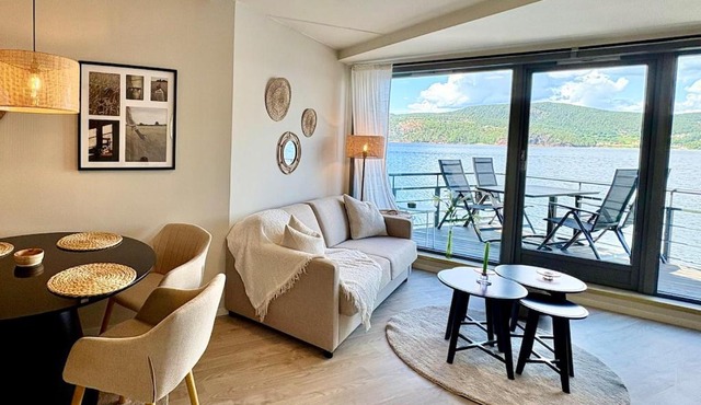 Waterfront Apartment, Balcony, Beach ,Near Oslo