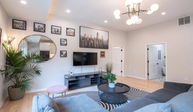 West Midtown 2/2 - Top Floor, private parking