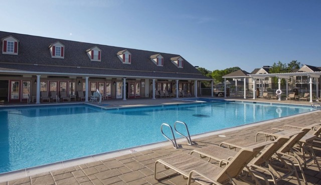 Williamsburg Escape with Spacious 1BR Resort Retreat Near Colonial Sites