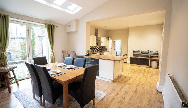 Wolverhampton City Centre, Luxury Apartment