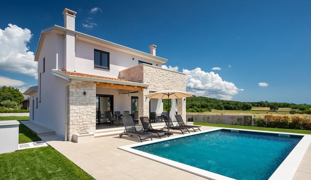 Wunderschöne Villa mit Schwimmbad, Grill, Wifi, Kostenloses Wlan