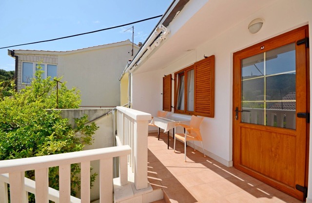 Apartments Hrgovic (22621-A2) - Rogoznica