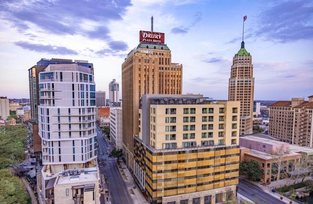 Drury Plaza Hotel San Antonio Riverwalk