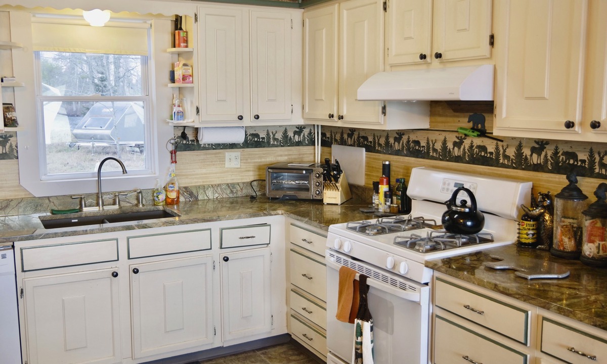 North Penobscot House | Cozy Retreat in Millinocket on Smith Pond: 300ft of water frontage