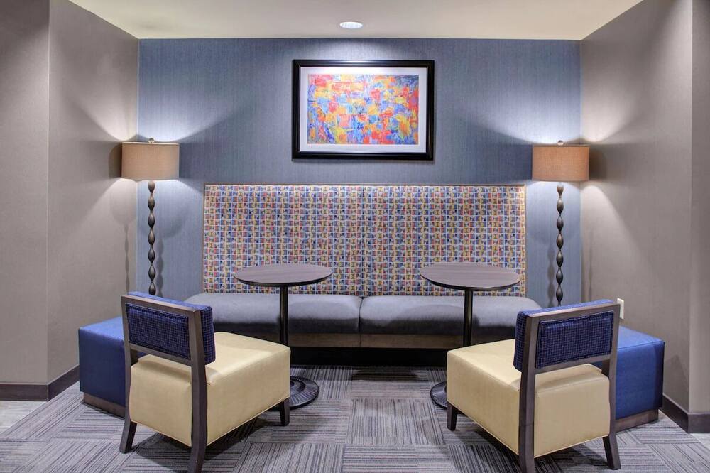 Columbus House | Family-Friendly Suite | Free Parking & Free Breakfast | Minutes from Downtown