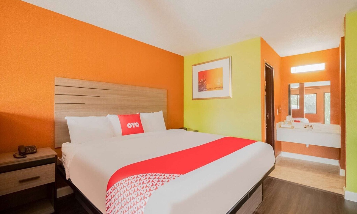 FM 1960 Apartment | Queen Bed Non-Smoking