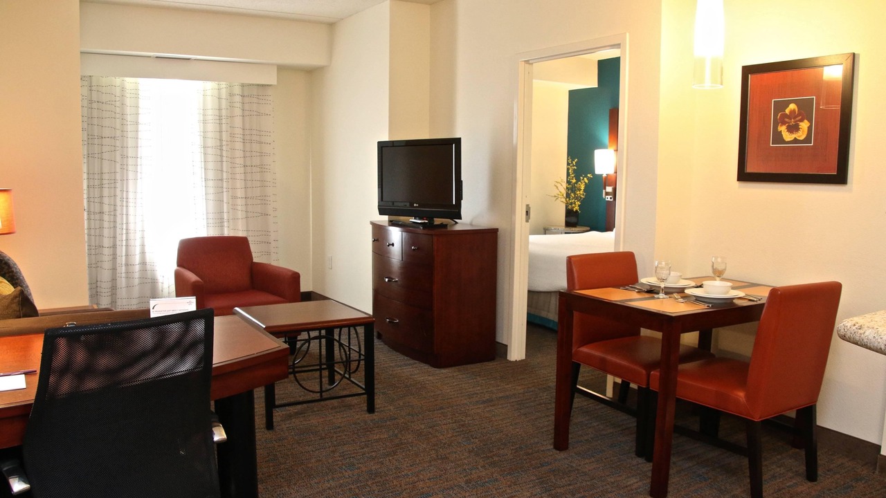 Photo of Livingroom in Central Newport News
