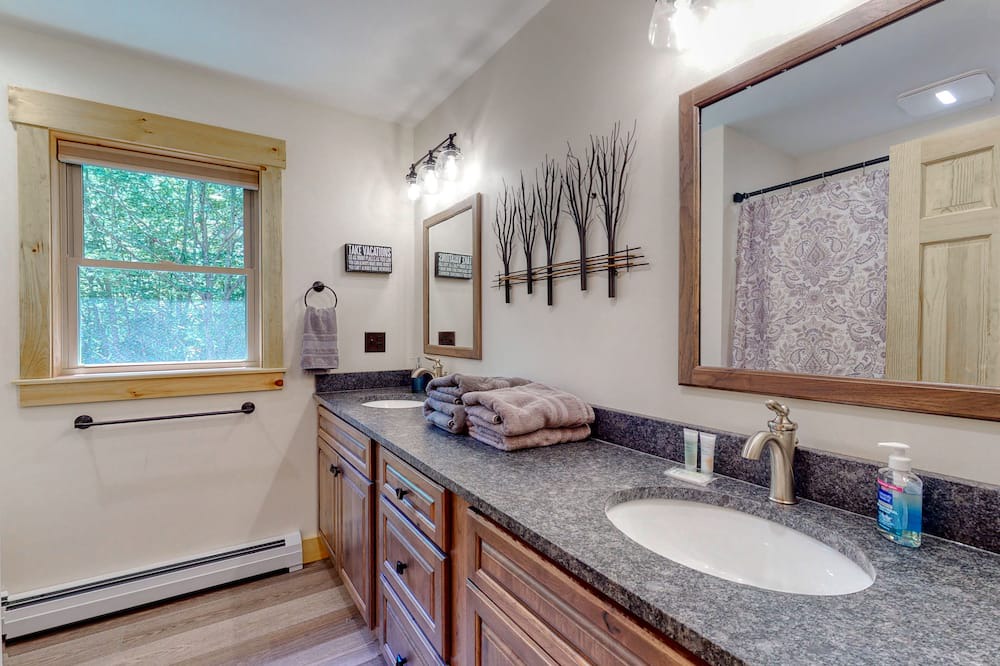 Photo of Bathroom in Carrabassett Valley
