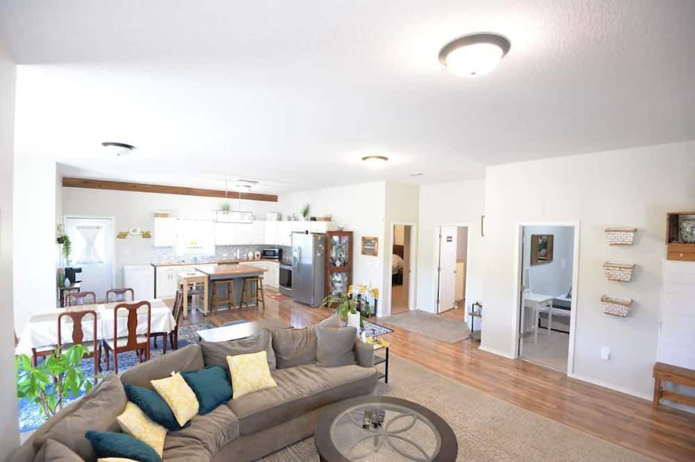 Photo of Livingroom in Pickaway County