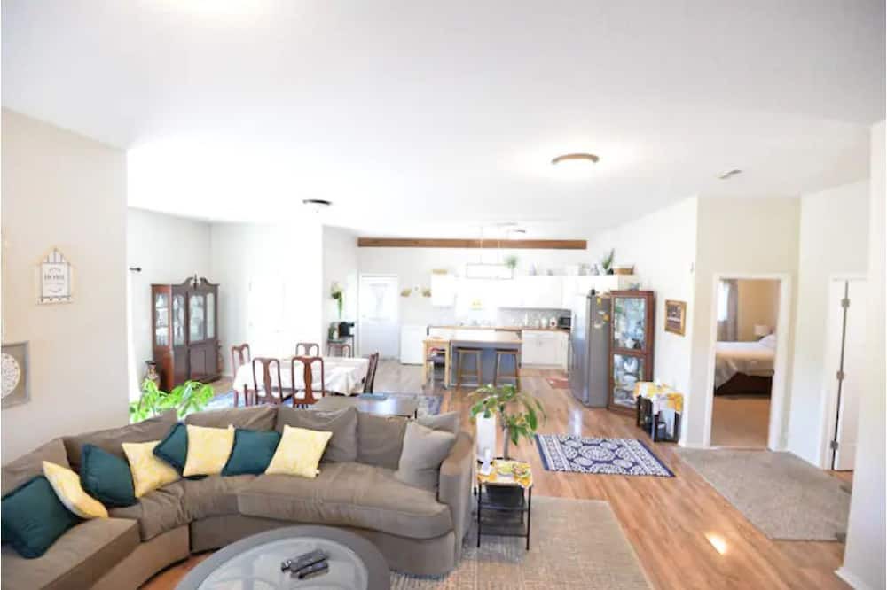 Photo of Livingroom in Pickaway County
