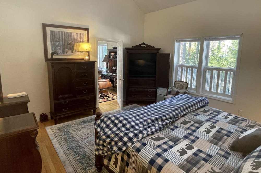 Photo of Bedroom in Center Conway