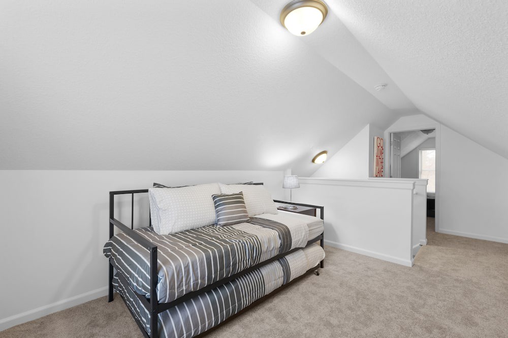 Photo of Bedroom in Buckeye Lake