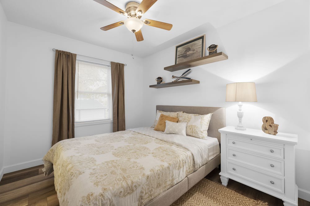 Photo of Bedroom in Buckeye Lake
