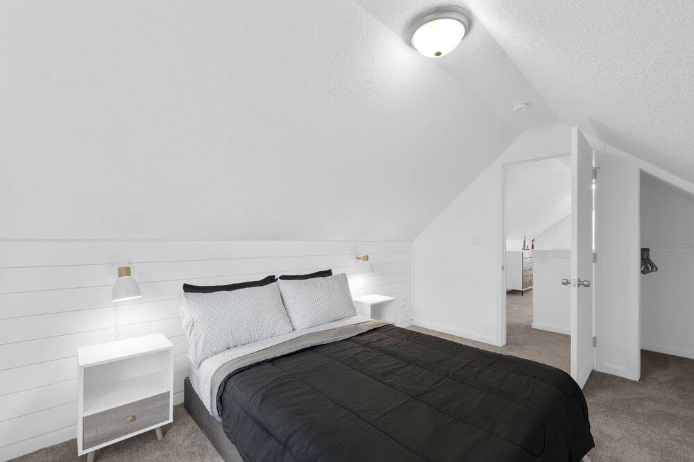 Photo of Bedroom in Buckeye Lake
